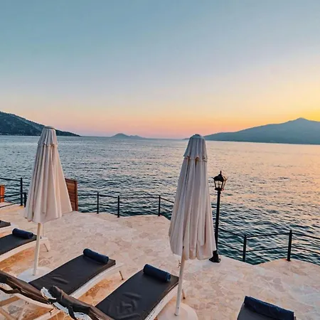 Seafront 8070 Villa